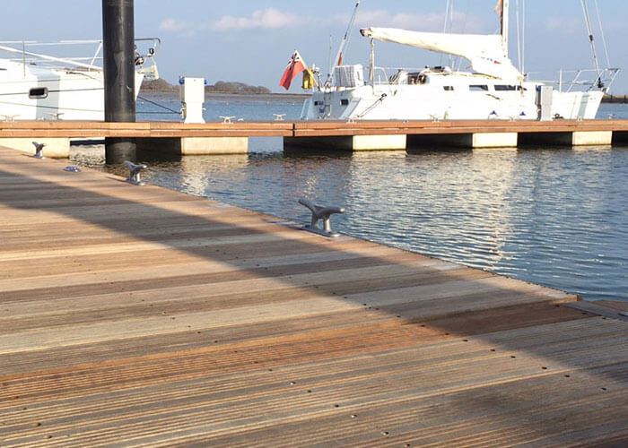 The Royal Lymington Yacht Club Pontoons